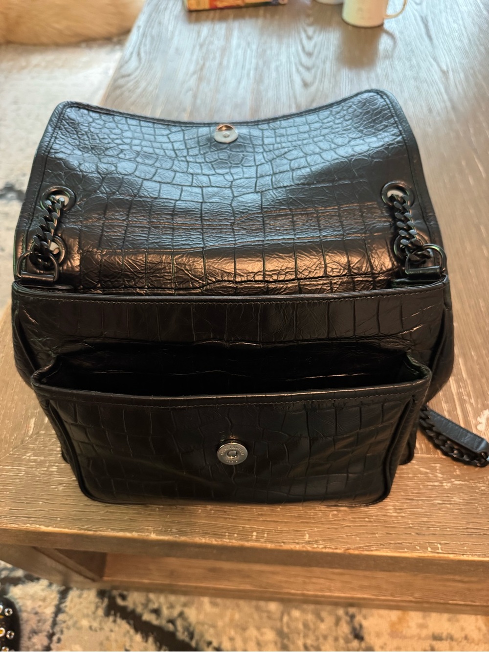 Saint Laurent Black Croc-Embossed Shoulder Bag with YSL Logo - Picture 3 of 4